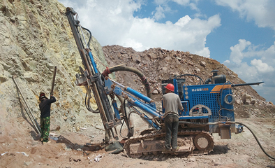 黑金剛鉆機(jī)礦山爆破工程案例集錦與技術(shù)應(yīng)用分析